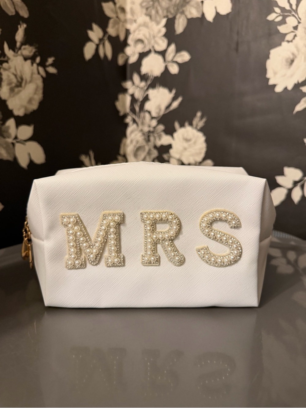 White 'MRS' Pearl Letter Cosmetic Bag